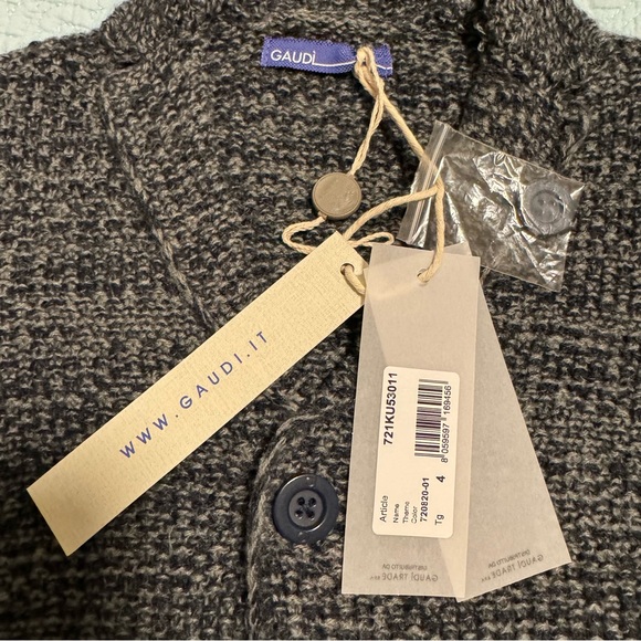GAUDI Italian Kids Button Down Sweater with Pockets. NWT - Picture 3 of 8
